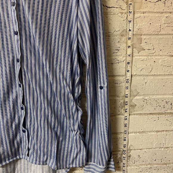 Anthropology Eden & Olivia Maternity Button Down Shirt Blue White XL - Picture 4 of 10